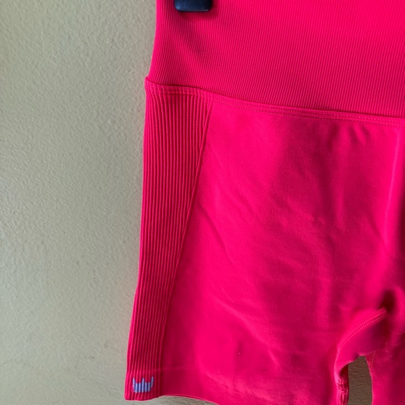 Women’s Shefit Seamless pink moisture wicking shorts size Luxe (12/14) - NWT - Picture 2 of 8